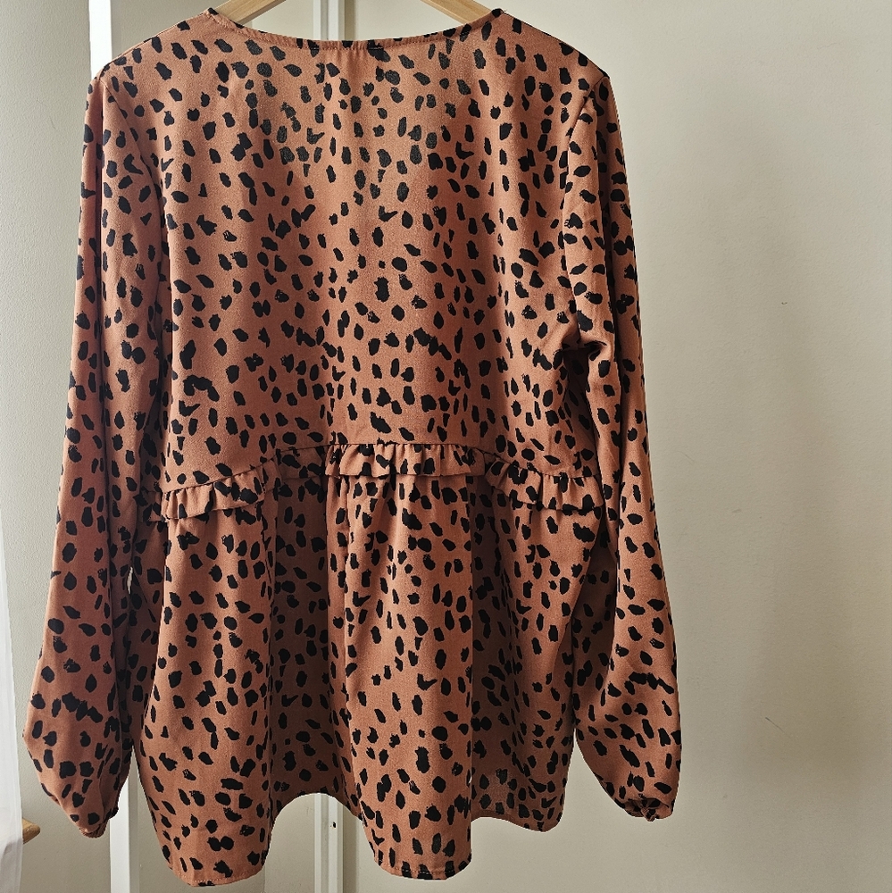 Abstract Leopard Print Blouse - Picture 5 of 7